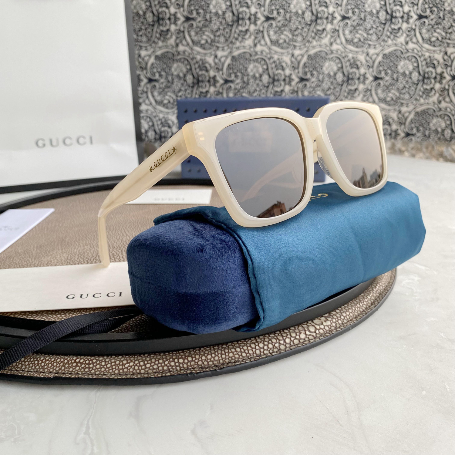 Gvc*1 acetate sunglasses with logo