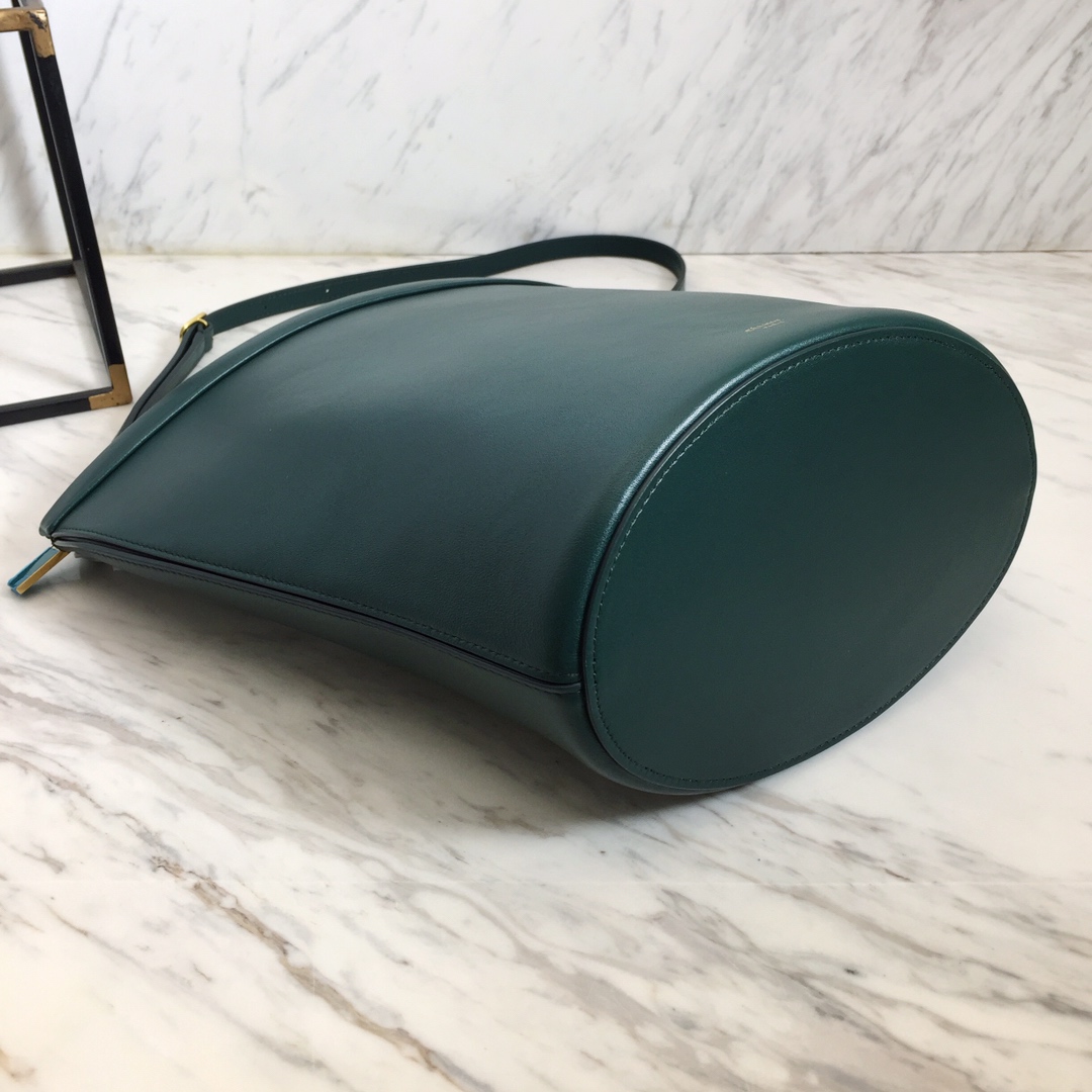 SANGLE BUCKET