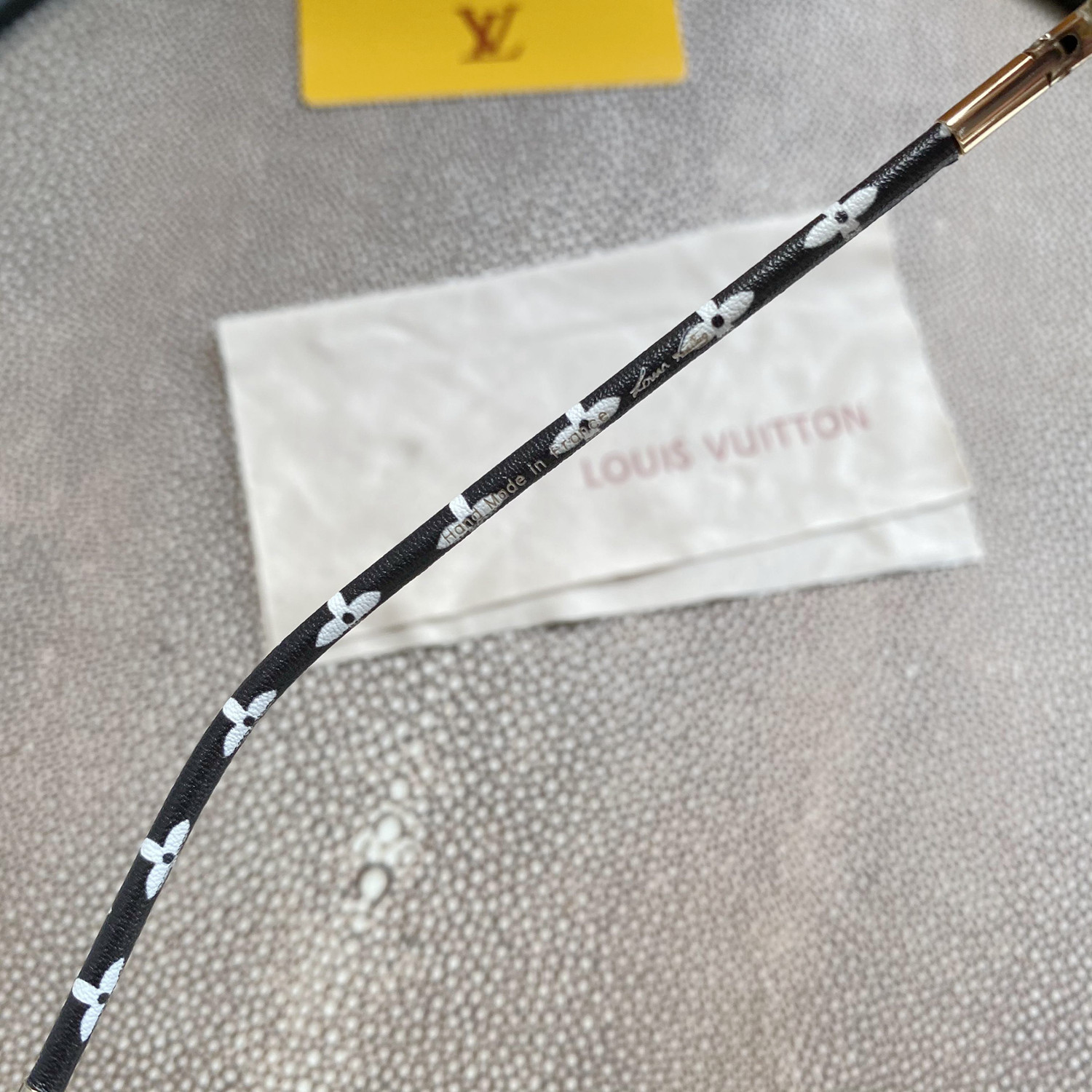 LV GOLD AVIATOR SUNGLASSES