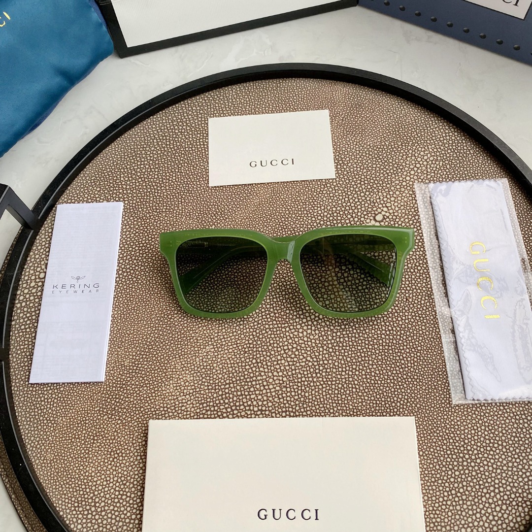 Gvc*1 acetate sunglasses with logo