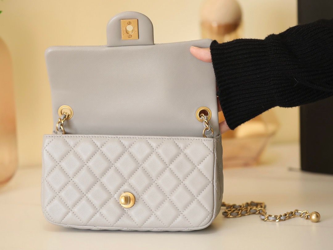 ch**el G01den ball in grey