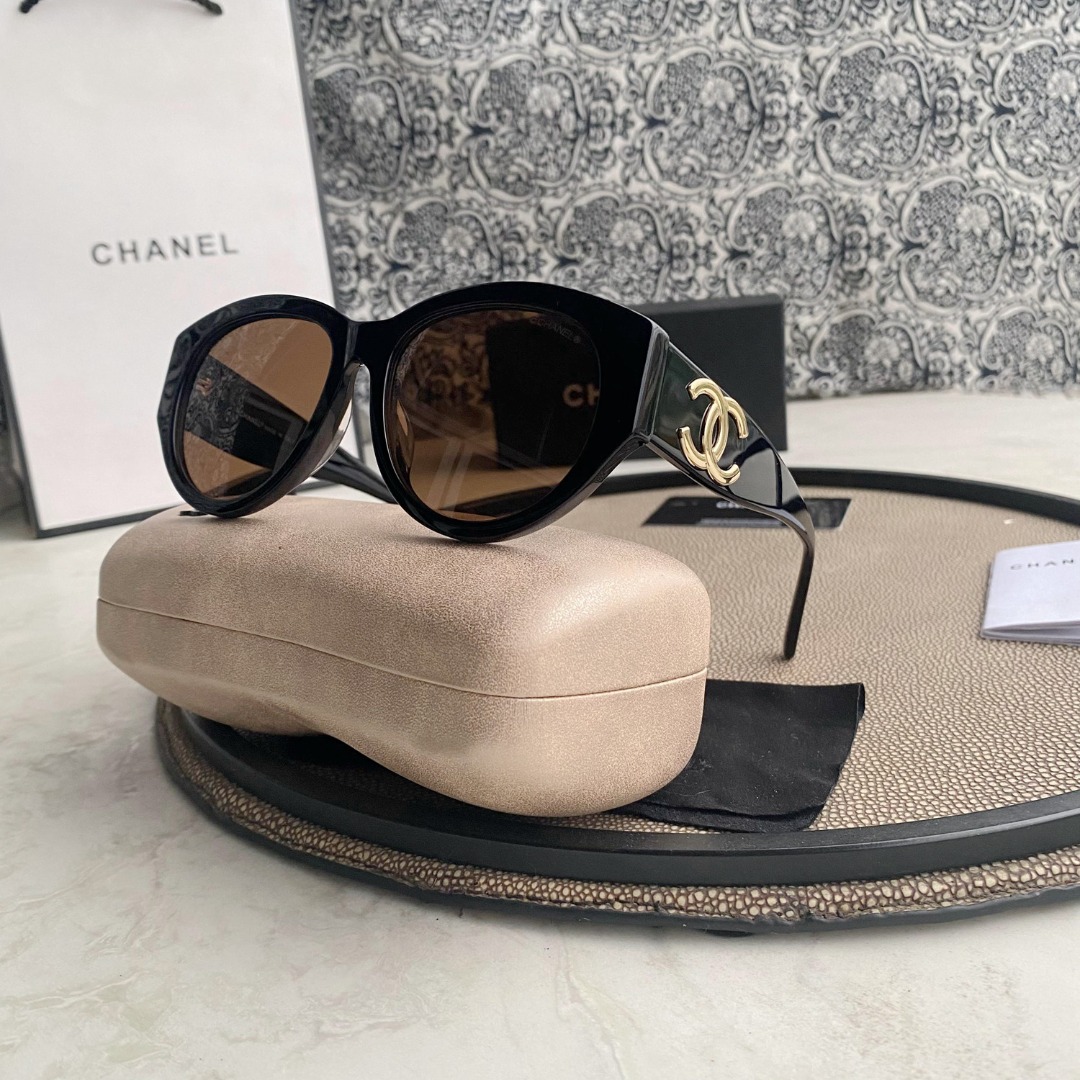 Vintage Ch**el sunglasses