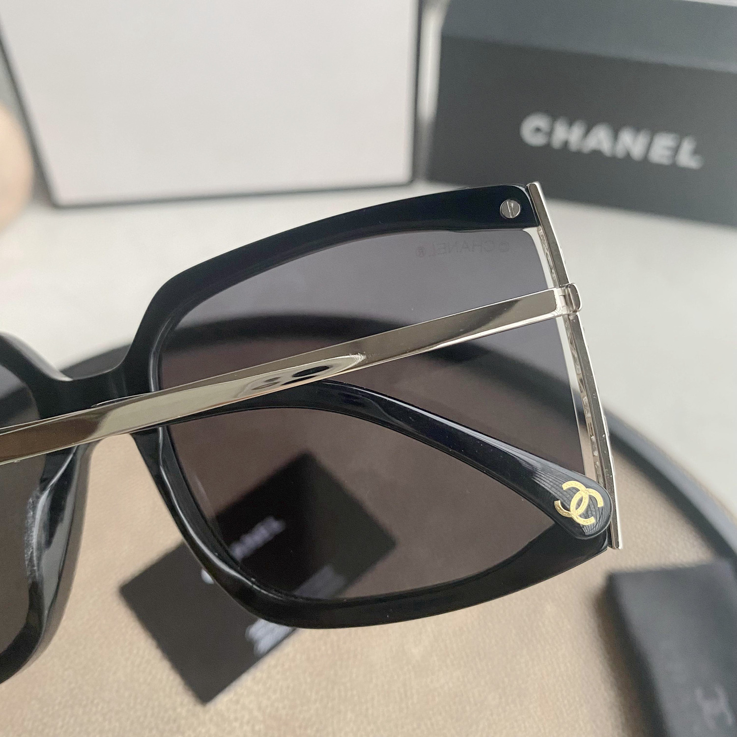 Vintage Ch**el sunglasses