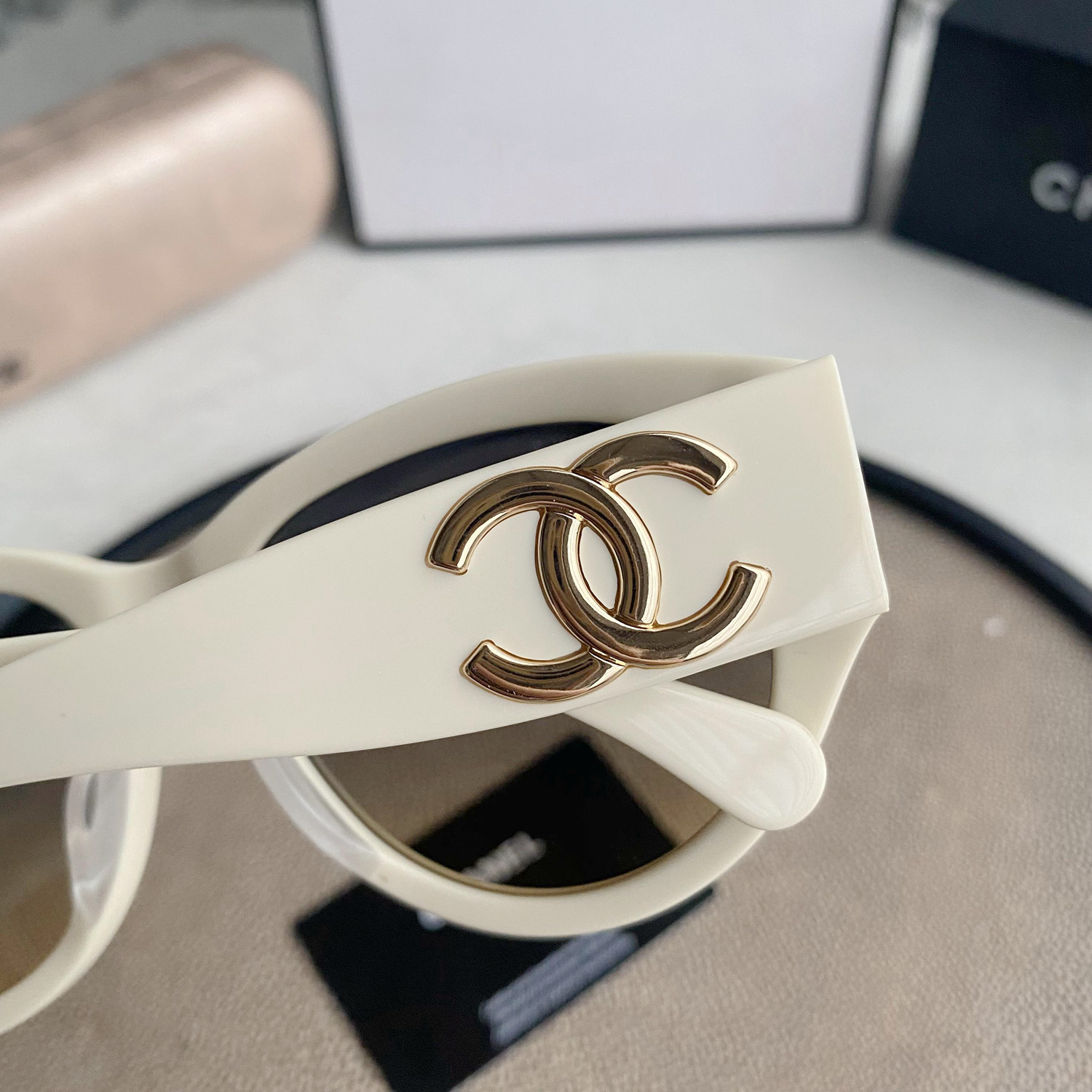 Vintage Ch**el sunglasses