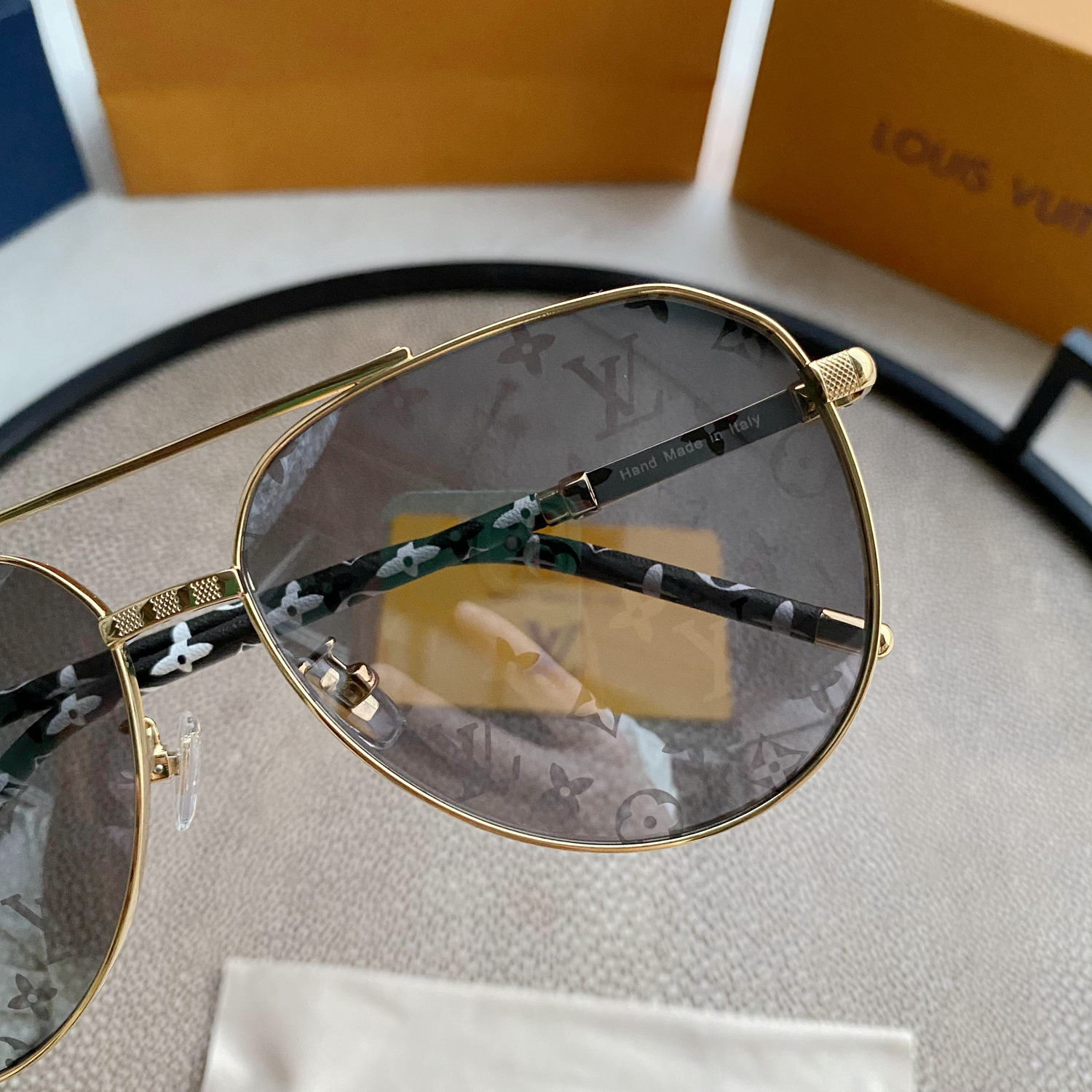 MATTHEW WILLIAMSON MAGNOLIA SUNGLASSES IN YELLOW GOLD