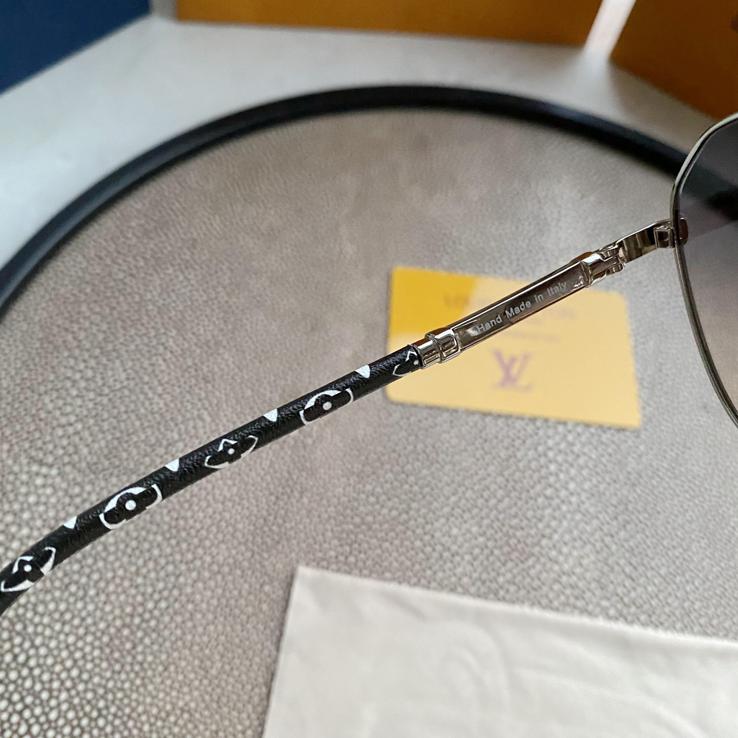 MATTHEW WILLIAMSON MAGNOLIA SUNGLASSES IN YELLOW GOLD