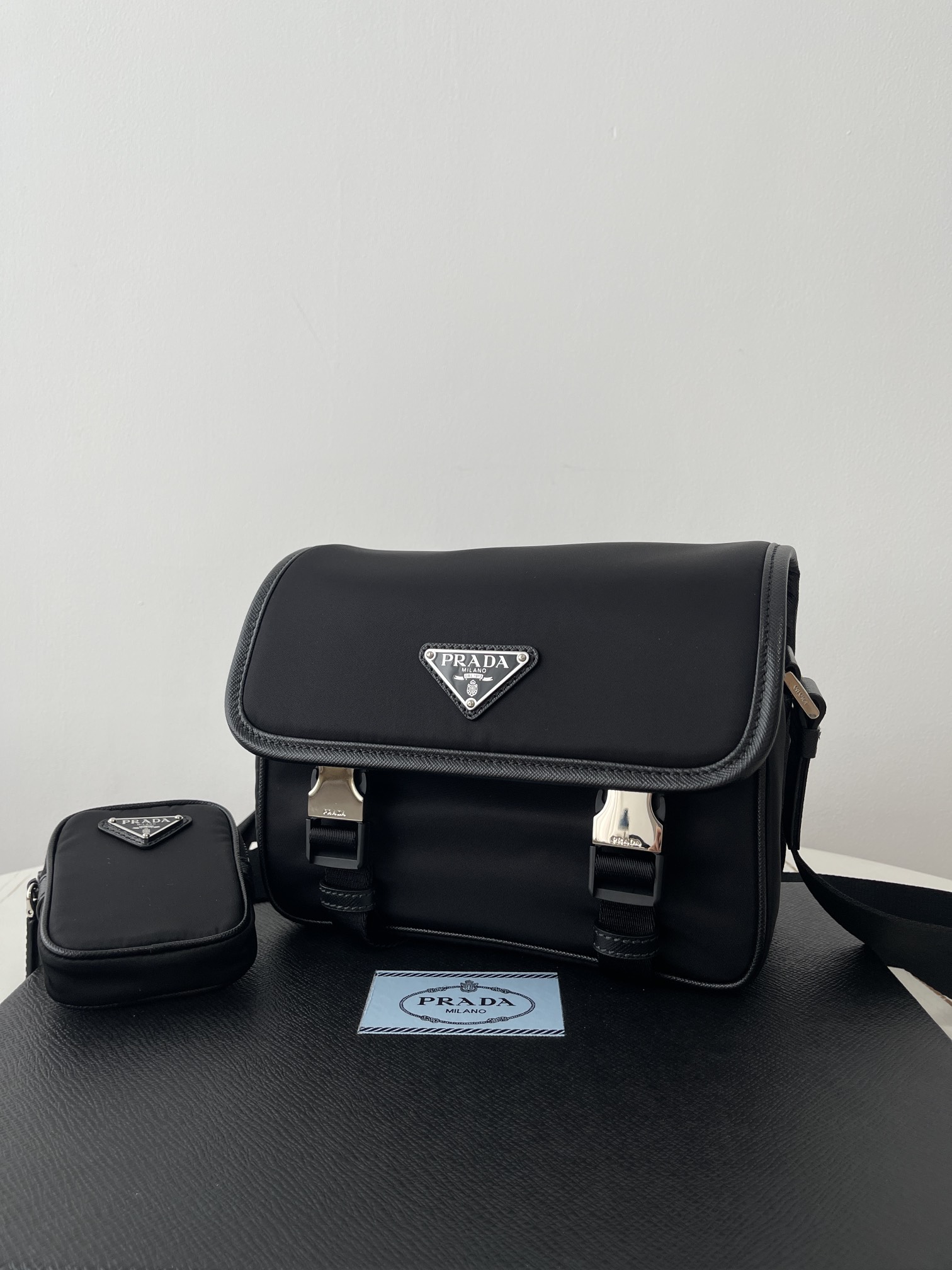 Pra*a Messenger bag
