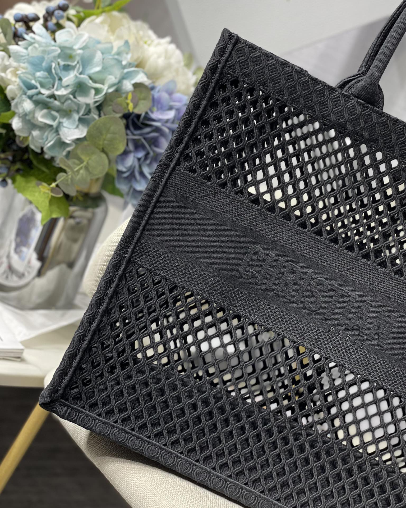 D10r BOOK TOTE
