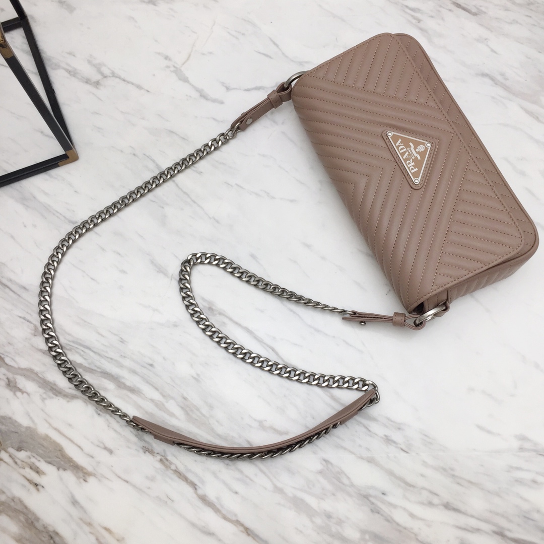 Pra*a Diagramme bag