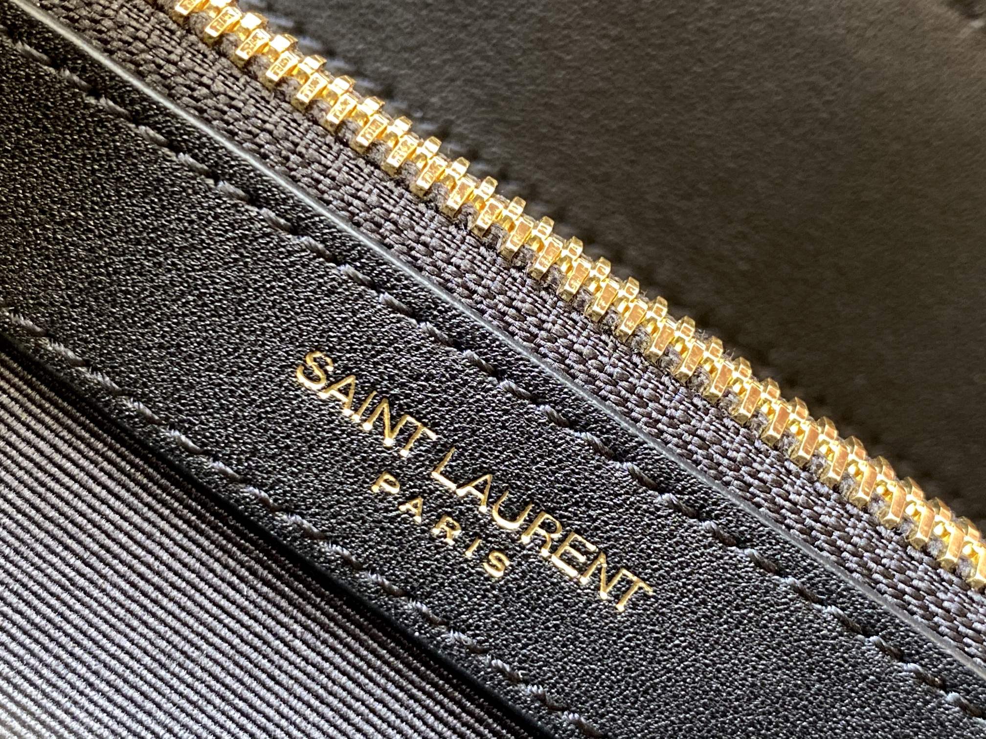 Sa1nt Lau*nt MONOGRAM