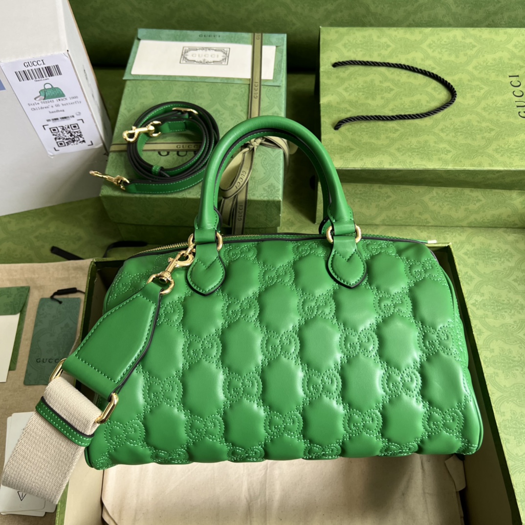 GG Matelassé leather medium bag