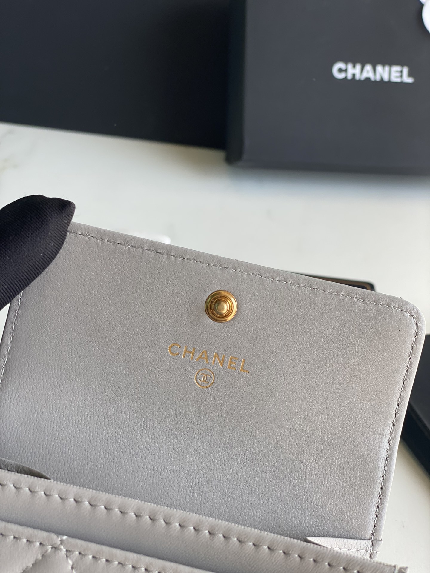 Ch**el 19 FLAP CARD HOLDER