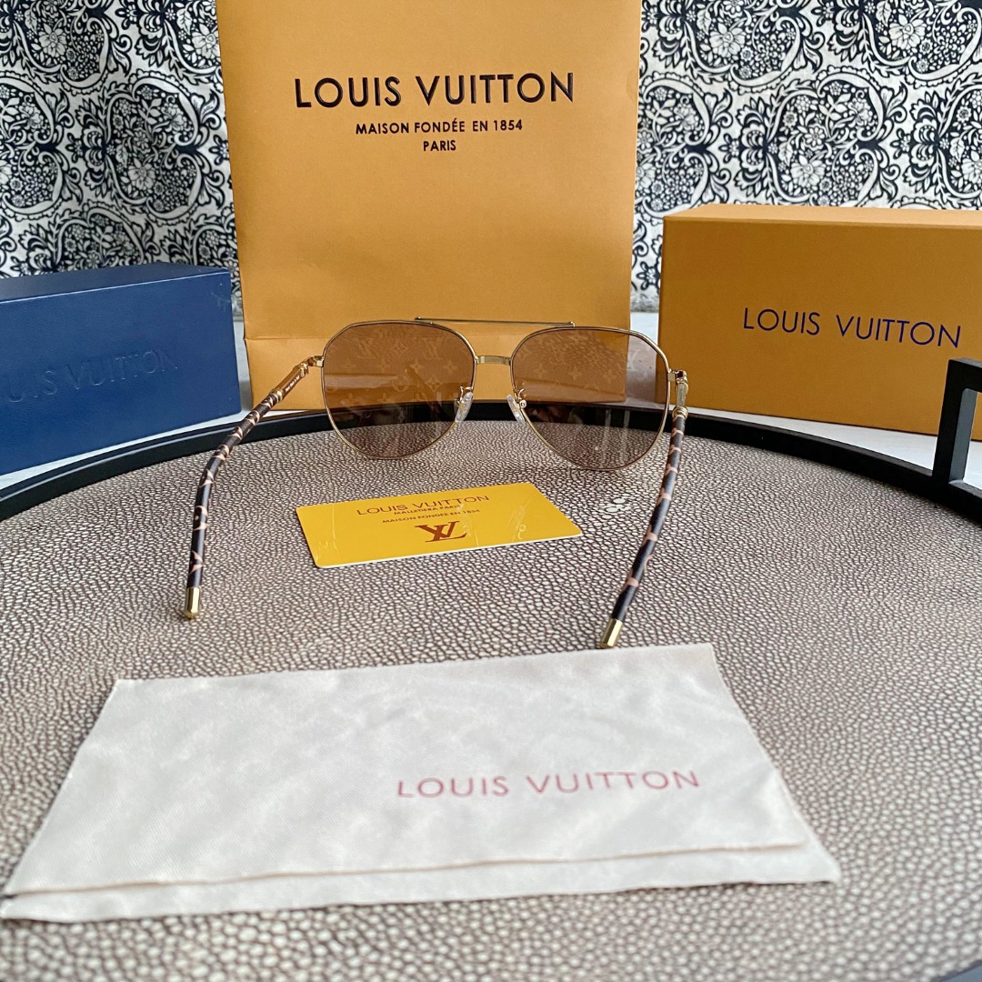 MATTHEW WILLIAMSON MAGNOLIA SUNGLASSES IN YELLOW GOLD
