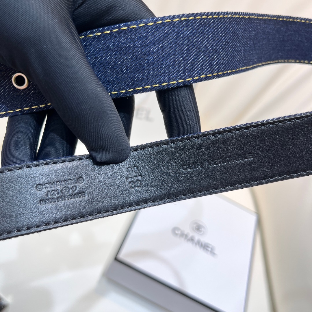 ch**el pre-owned 1990s cc turn-lock De*1m belt
