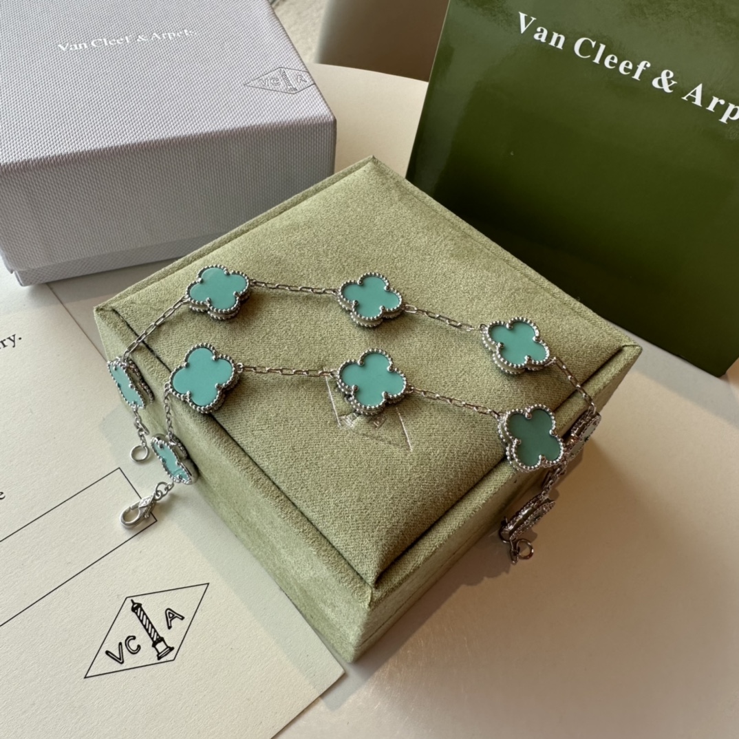 V*n Cl**f Vintage Alhambra Bracelet