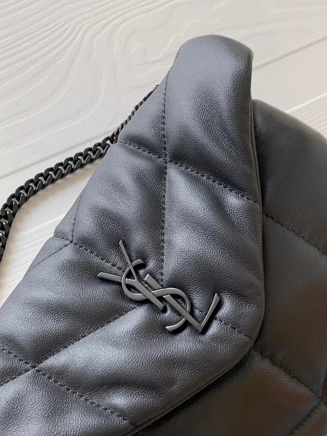 Yves Sa1nt Lau*nt Loulou Puffer Small Quilted Leather Clutch In Black
