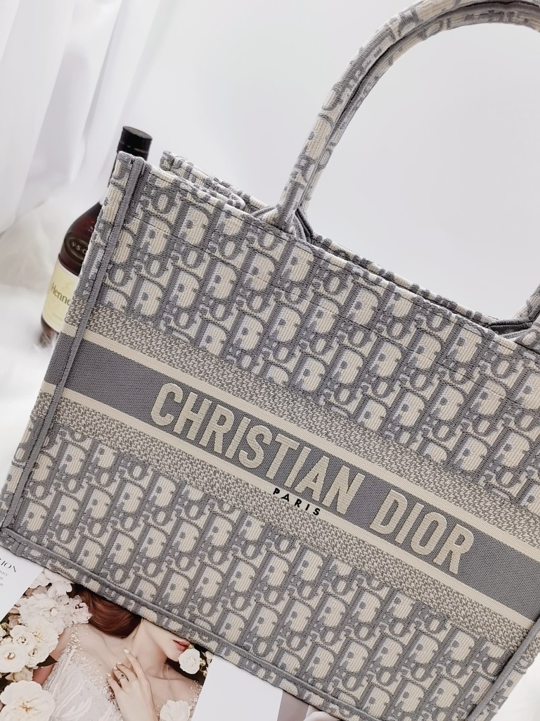 D10r Book Tote-Medium