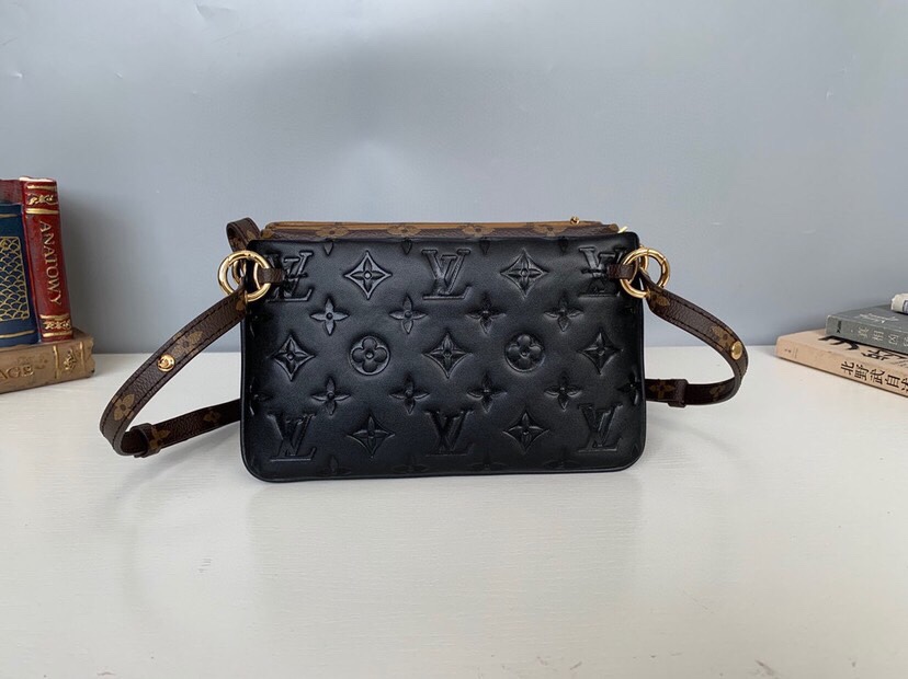LV3 POUCH