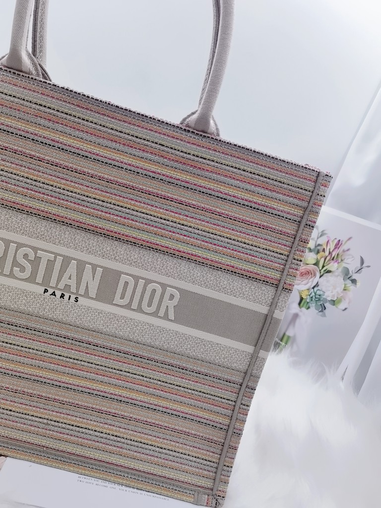 D10r Book Tote