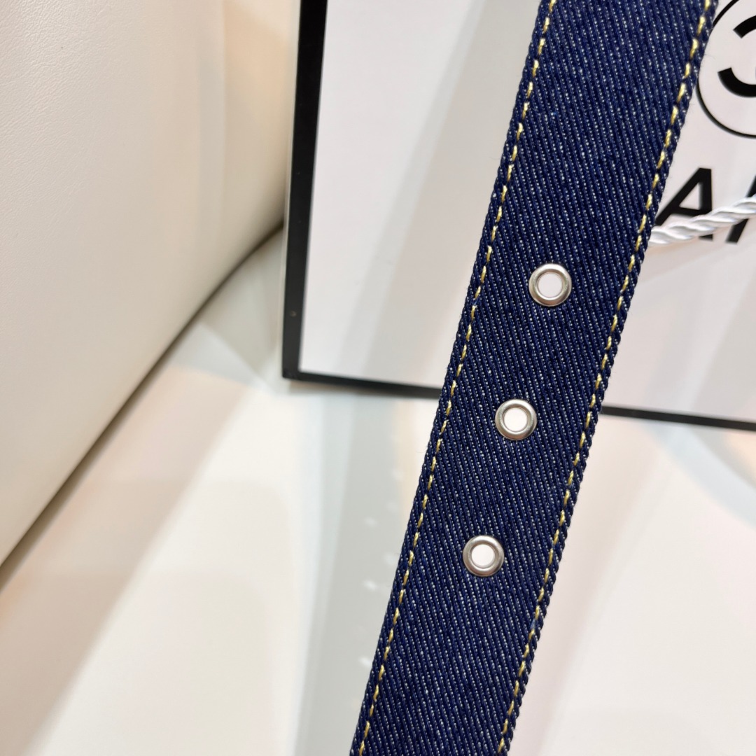 ch**el pre-owned 1990s cc turn-lock De*1m belt