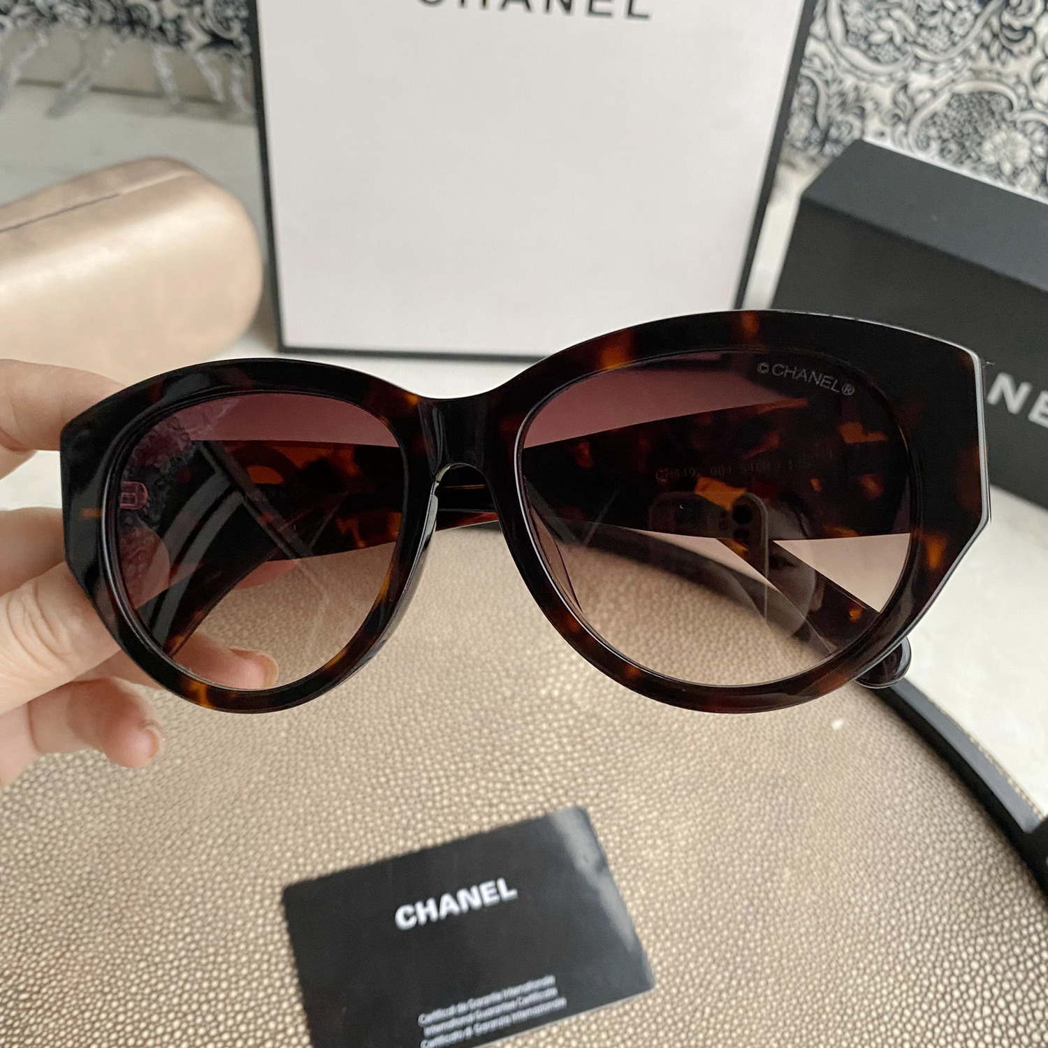 Vintage Ch**el sunglasses