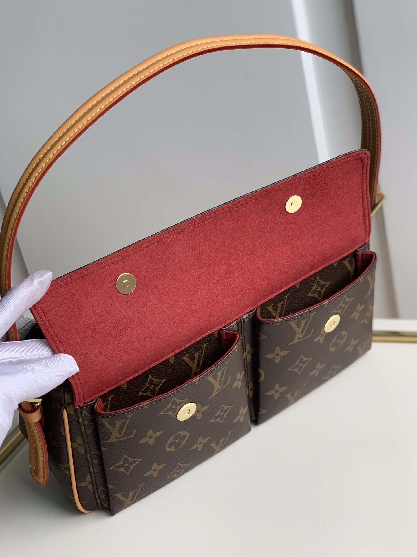 L0vis Vvtt0n Vintage Monogram Canvas Small Shoulder Bag