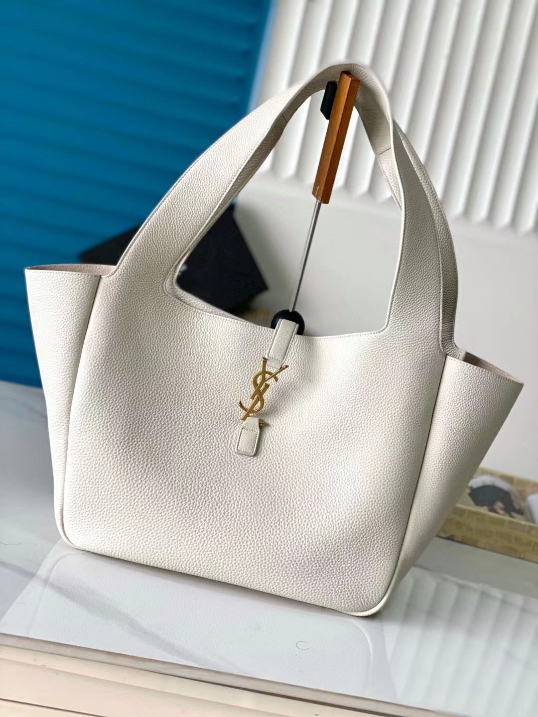 Y51 BEA IN GRAINED LEATHER
