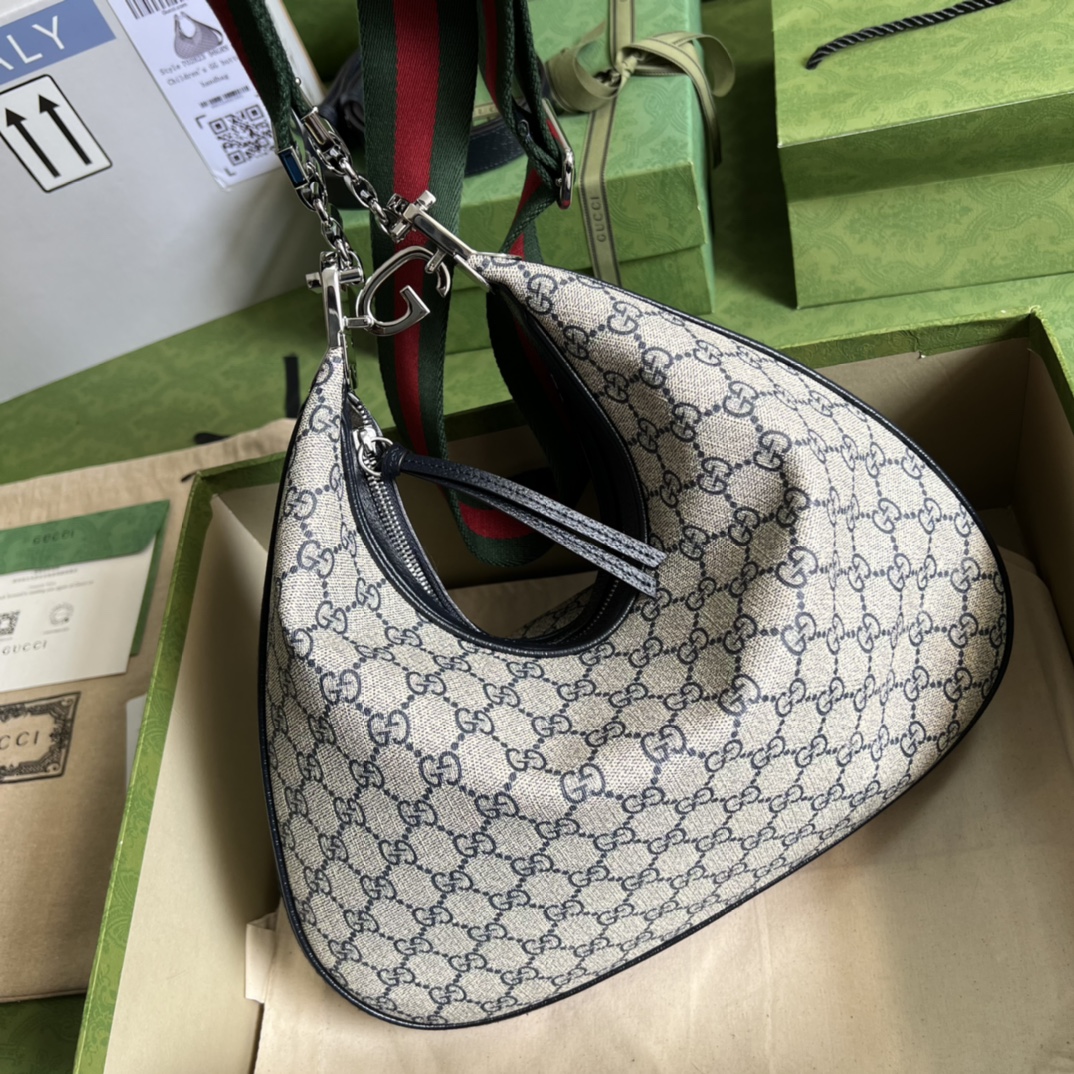 Gvc*1 Attache large shoulder bag