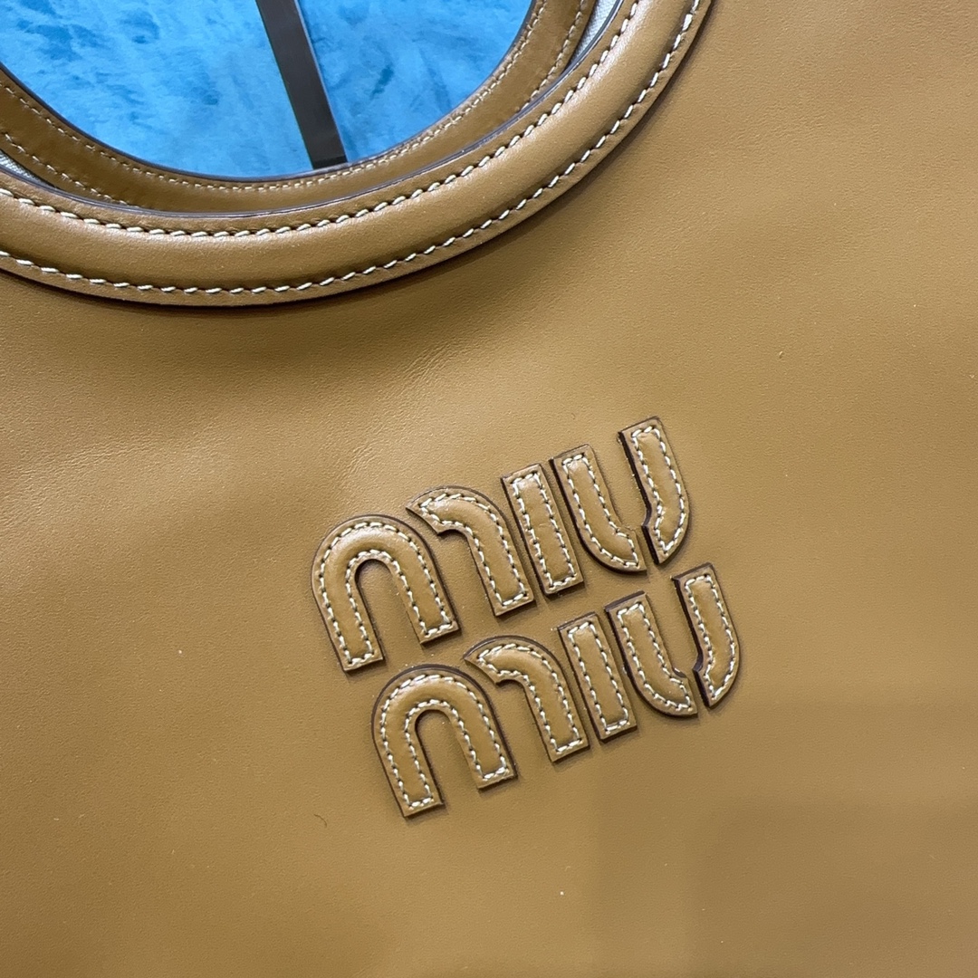 M1v hobo bag