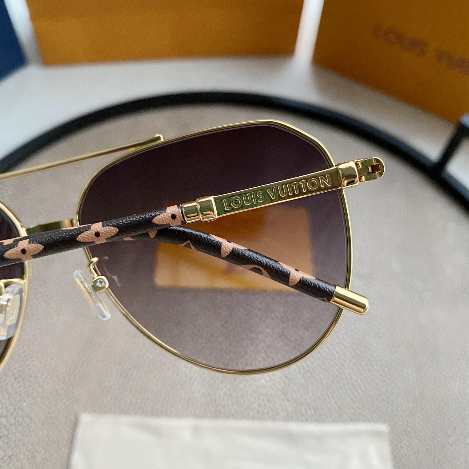 MATTHEW WILLIAMSON MAGNOLIA SUNGLASSES IN YELLOW GOLD