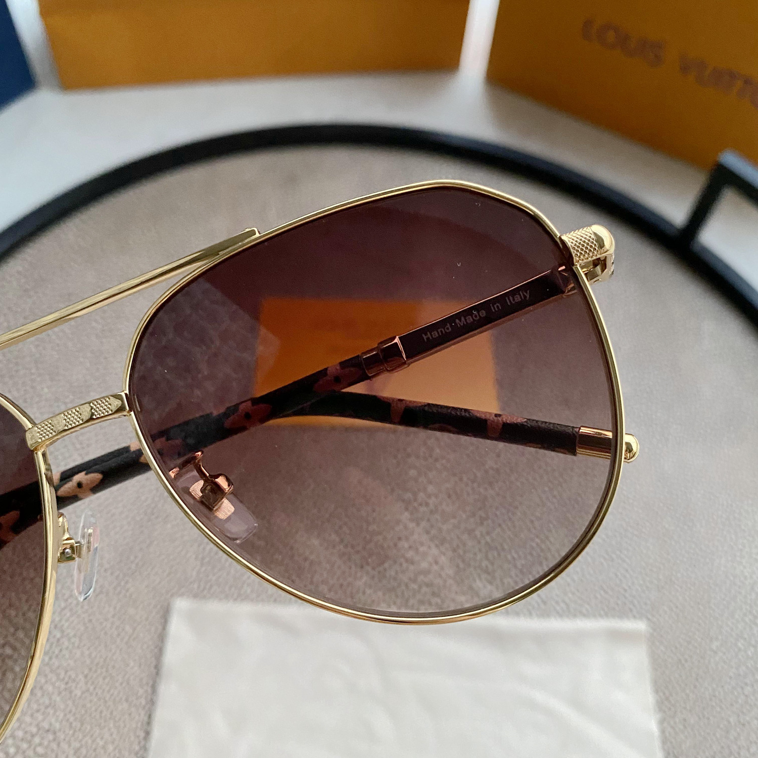 MATTHEW WILLIAMSON MAGNOLIA SUNGLASSES IN YELLOW GOLD