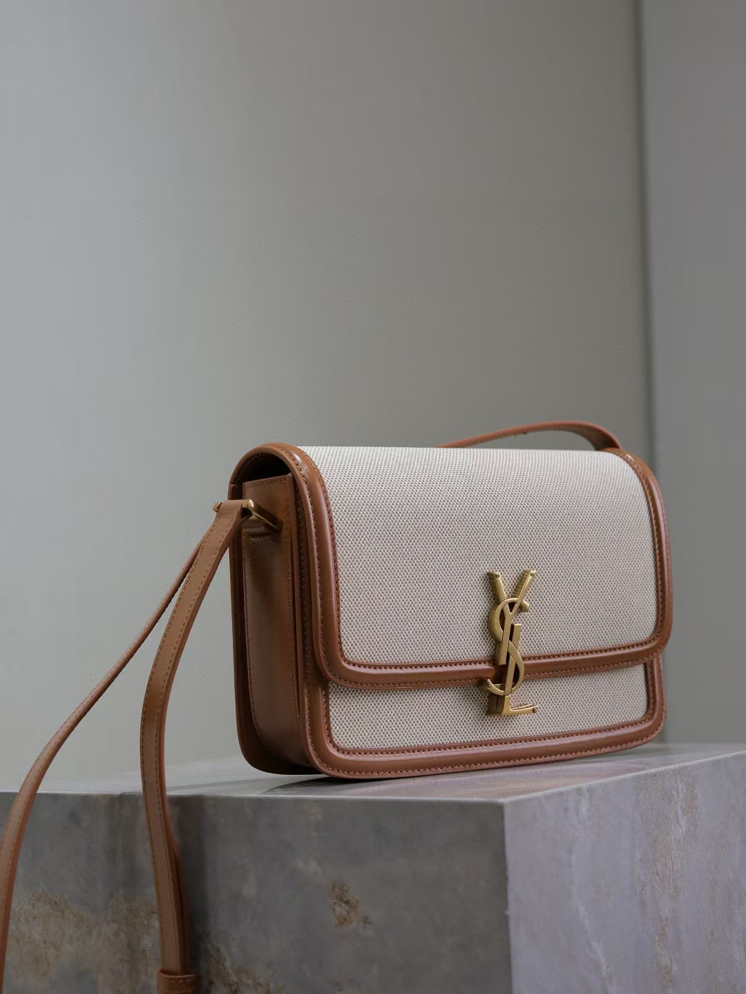 SOLFERINO MEDIUM SATCHEL IN BOX Sa1nt Lau*nt LEATHER