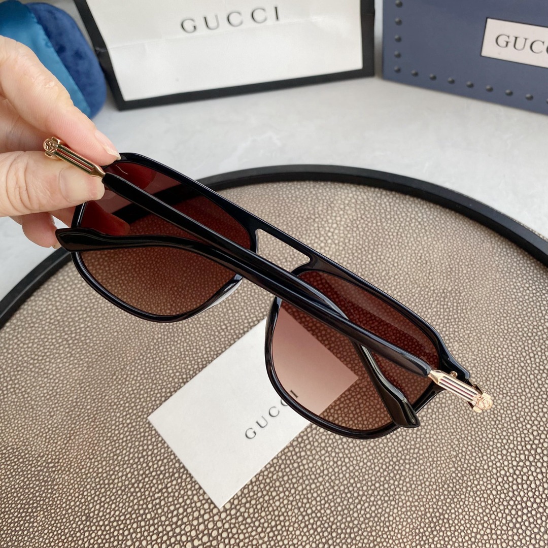 AVIATOR SUNGLASSES
