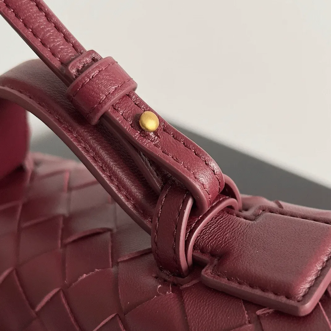 Fake B0tt*ga Ven*ta Bang Bang Vanity Case Cherry