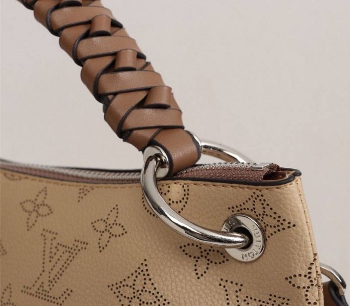 LV Mahina Beaubourg MM Hobo In Beige