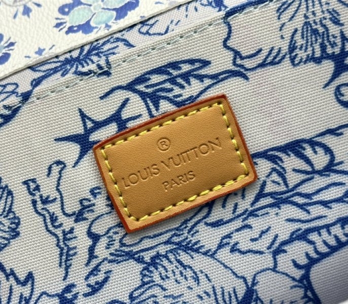 L0vis Vvtt0n LV By The Pool Monogram Tiles Canvas Metis Handbag In Lagoon Blue