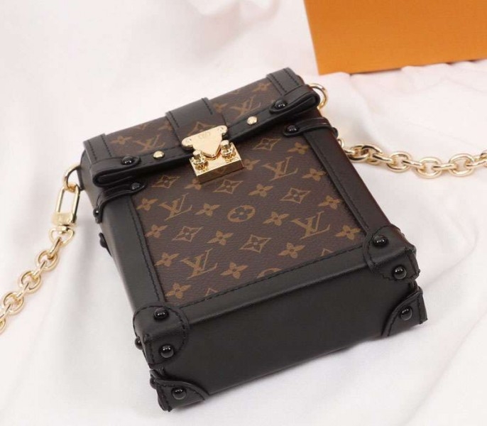L0vis Vvtt0n Monogram Canvas Vertical Trunk Pochette