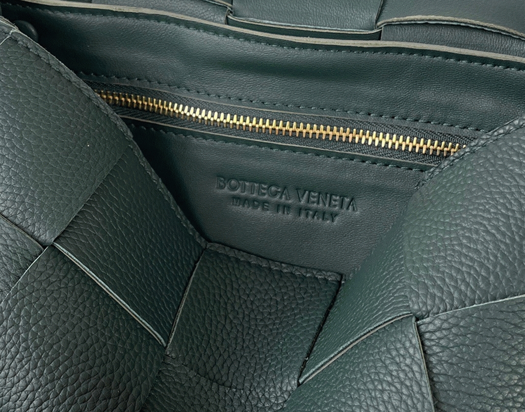 Top Quality Replica B0tt*ga Ven*ta Cassette Bag In Raintree