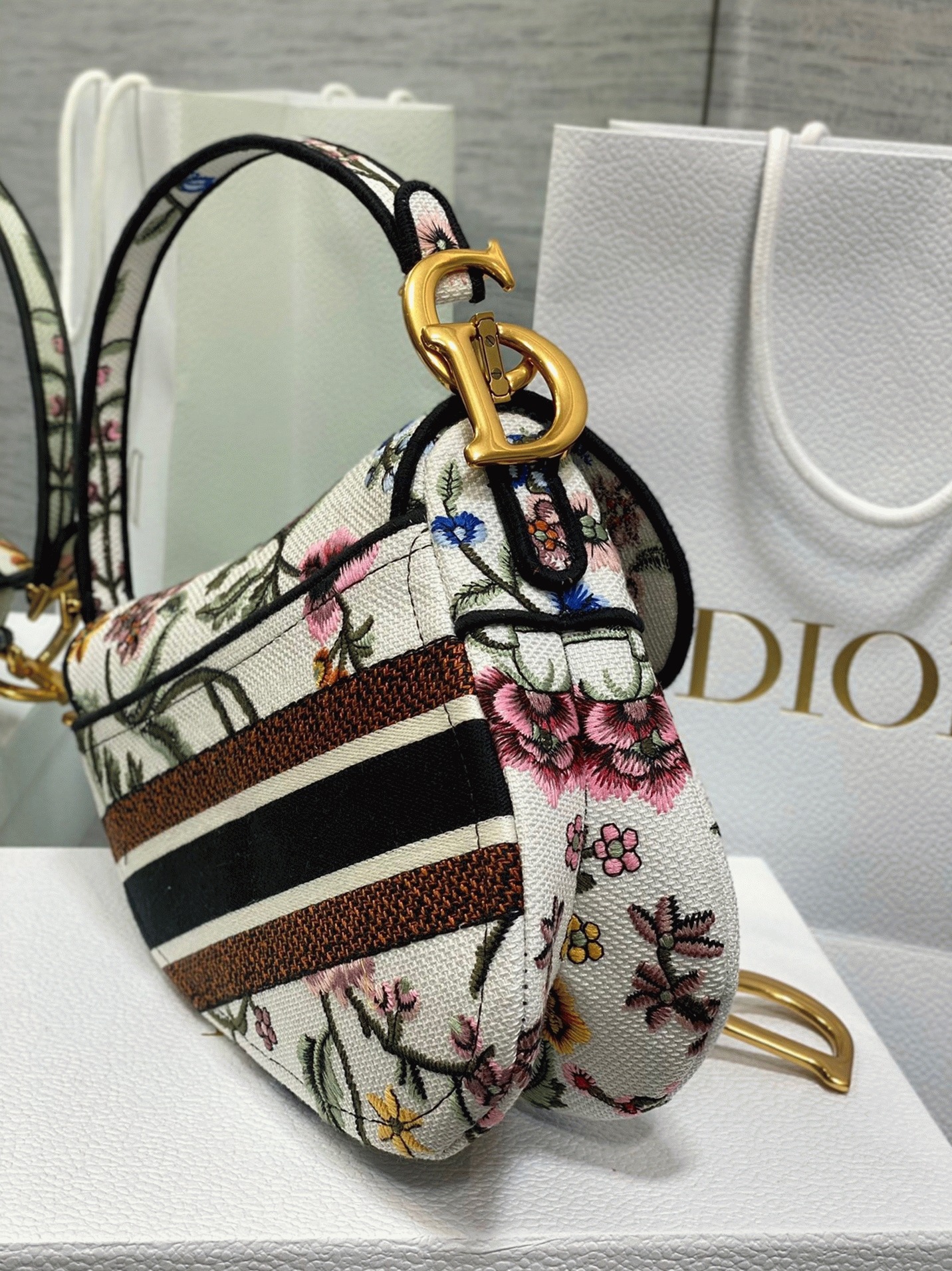 D10r Saddle Bag Fake in White Multicolor D10r Petites Fleurs Embroidery