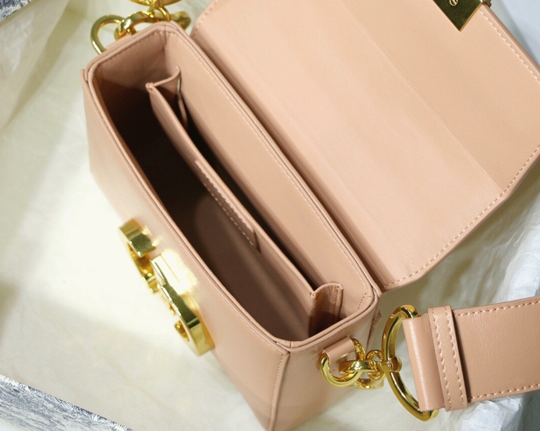 D10r 30 Montaigne Box Bag Fake in Powder Box Calfskin