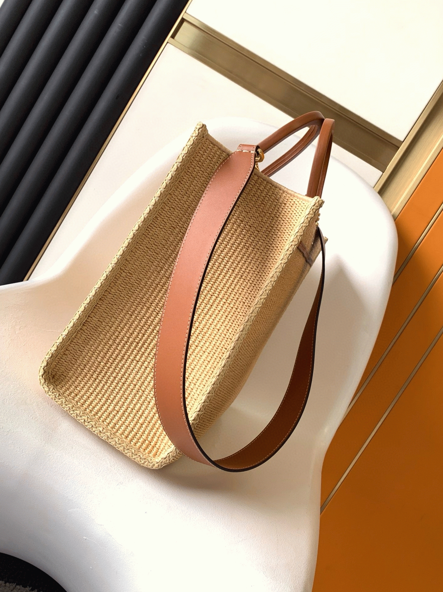 Top Quality Replica F**di Sunshine Medium Tote Bag in Natural Straw