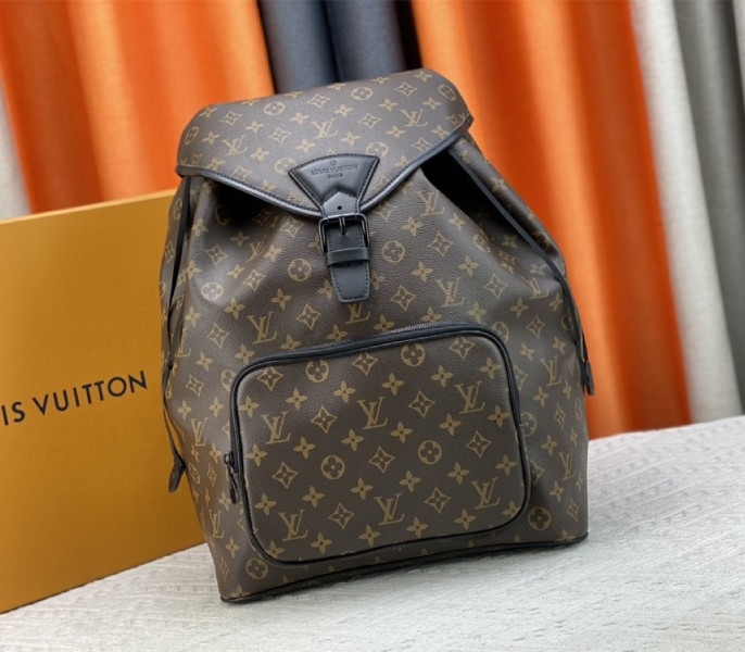 L0vis Vvtt0n Monogram Canvas Montsouris Backpack In Black