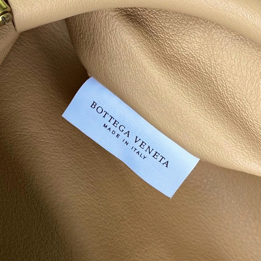 Fake B0tt*ga Ven*ta The Pouch Belt Bag Almond