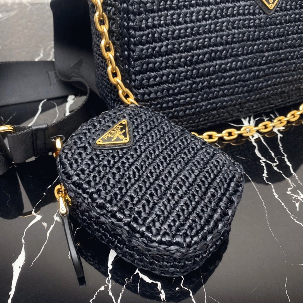 Pra*a Re-Edition Shoulder Bag Replica in Black