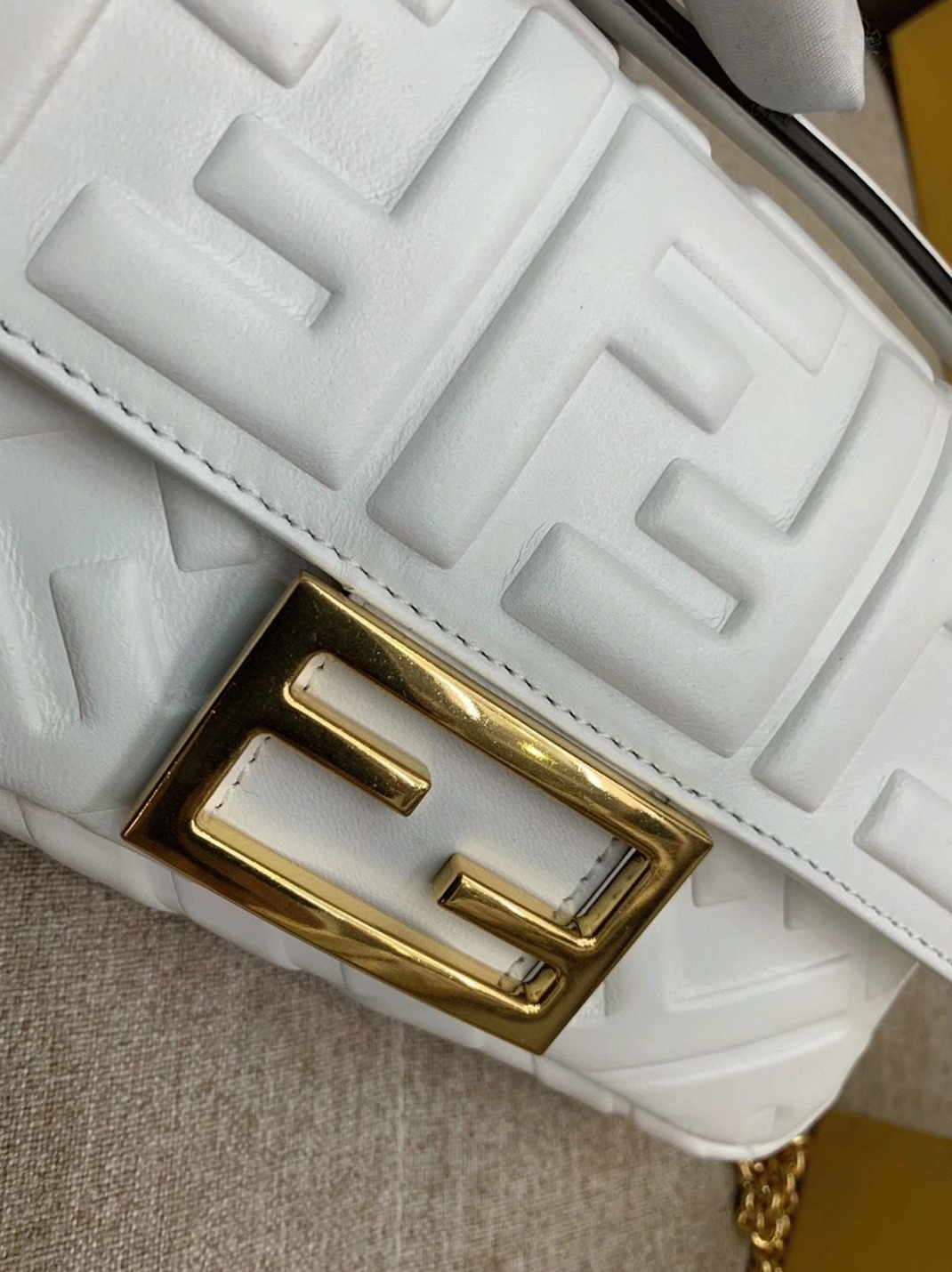 Top Quality Knockoff F**di Small Baguette Bag In White FF