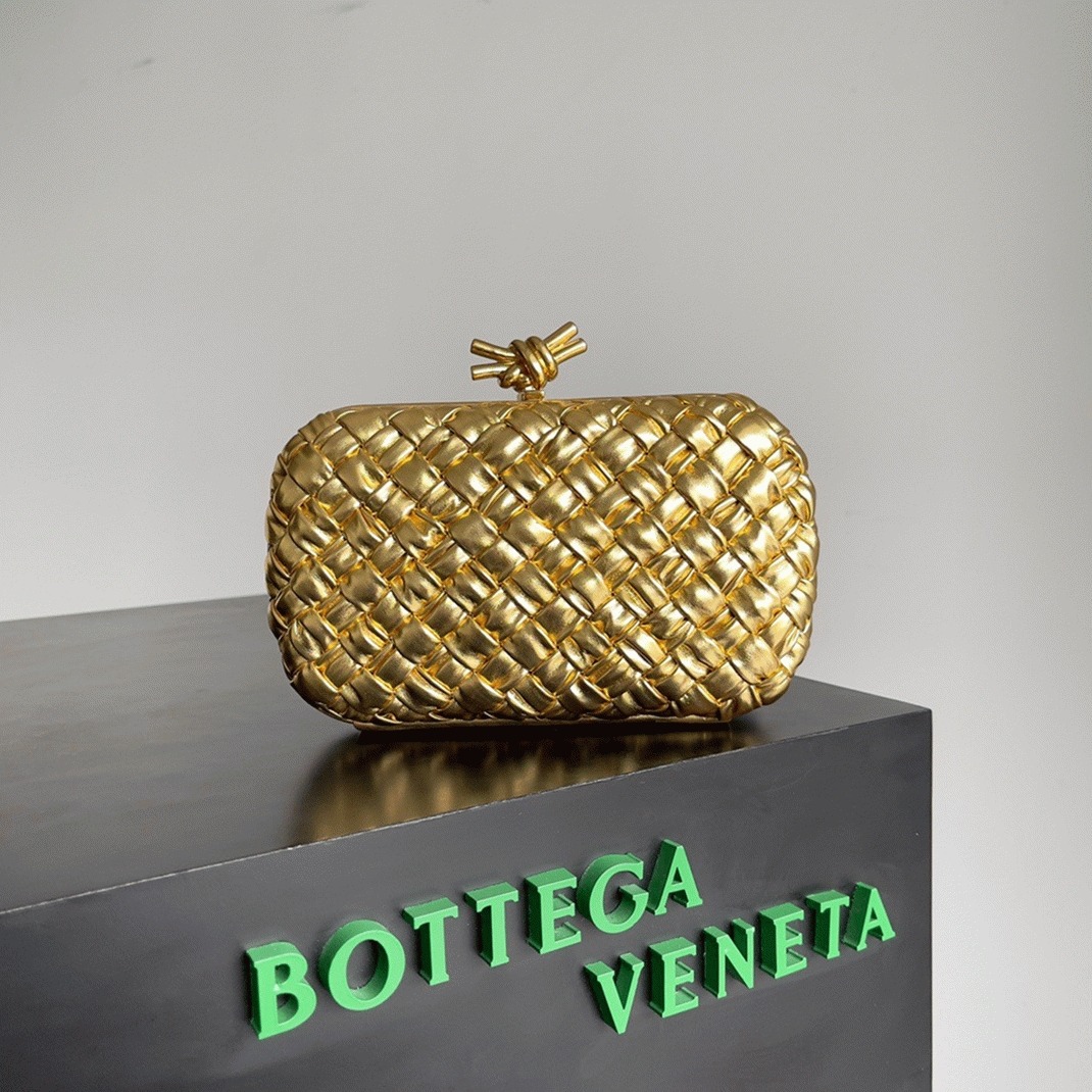 Fake B0tt*ga Ven*ta Knot Minaudiere Clutch Gold Intreccio