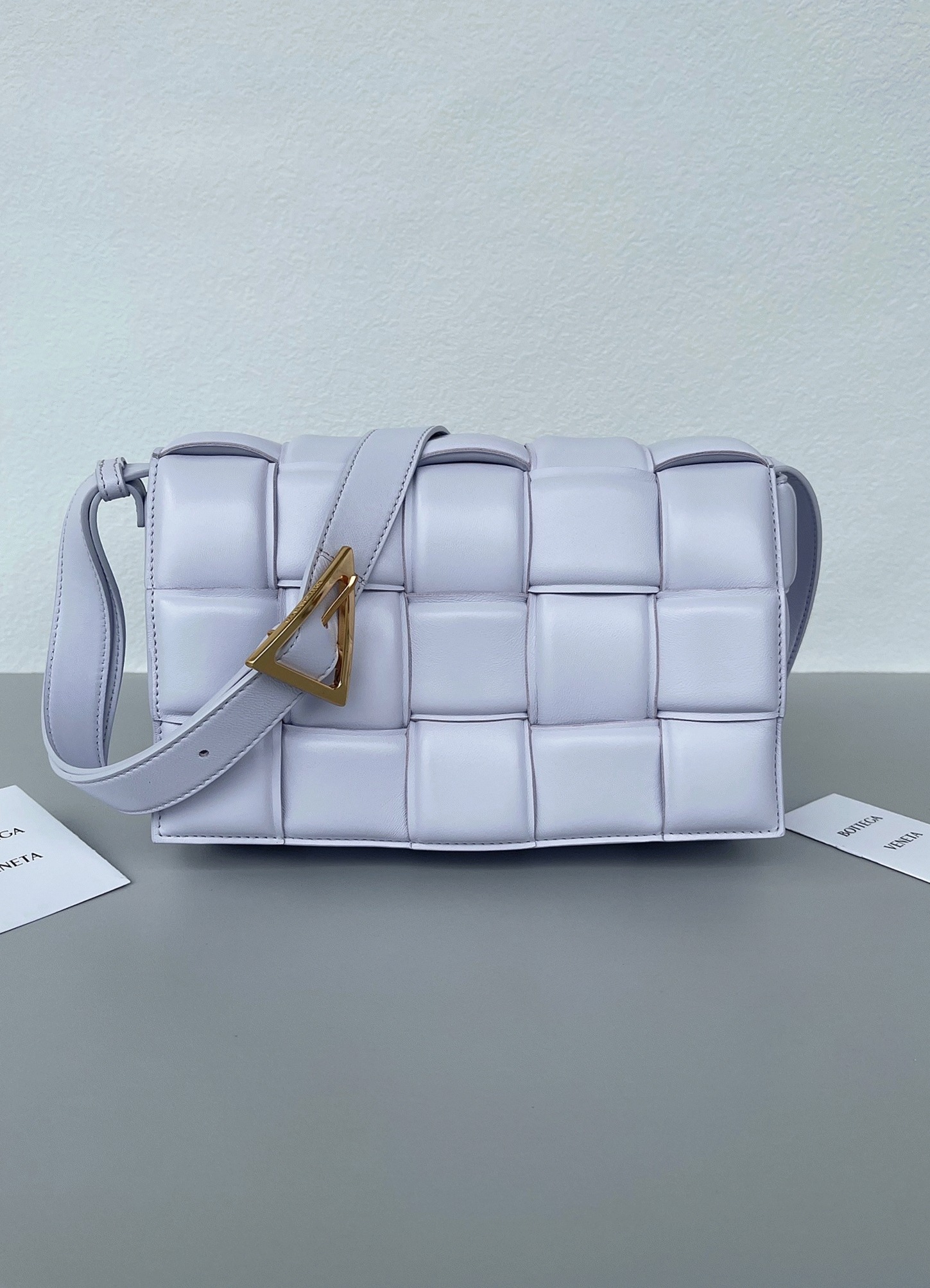 Top Quality Knockoff B0tt*ga Ven*ta Padded Cassette Bag In Lilas