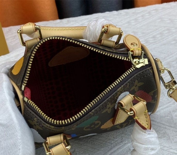 L0vis Vvtt0n X YK Monogram Canvas Speedy Bandouliere 25 Handbag