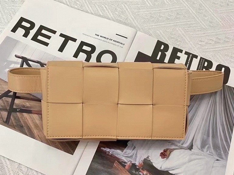 Fake B0tt*ga Ven*ta Cassette Belt Bag Beige