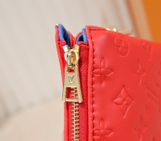 L0vis Vvtt0n Coussin PM Bag In Neon Red With Jacquard Strap